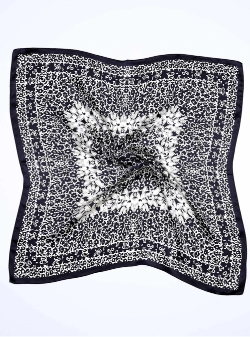 Apaszka Jedwabna, motyw kwiatowy 65 cm x 65 cm, AP15296-07