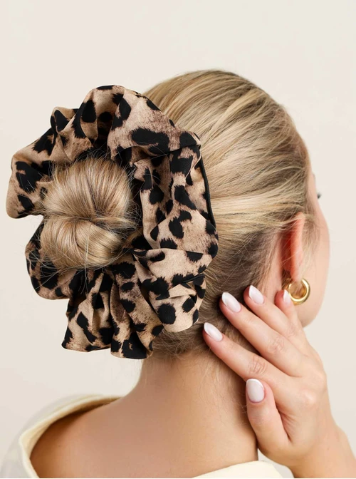 Gumka do włosów typu scrunchie - Brązowa Panterka, O614313P00