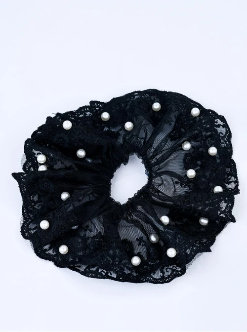 Gumka do włosów typu scrunchie - Czarna Koronka z Perełkami, O614334P00