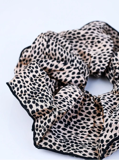 Gumka do włosów typu scrunchie - Panterka, O614328P00