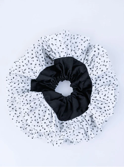 Gumka do włosów typu scrunchie - czarno-biała w kropki, O614322P00