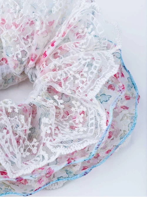 Gumka do włosów typu scrunchie z koronką - kwiatowy wzór, O614318P00