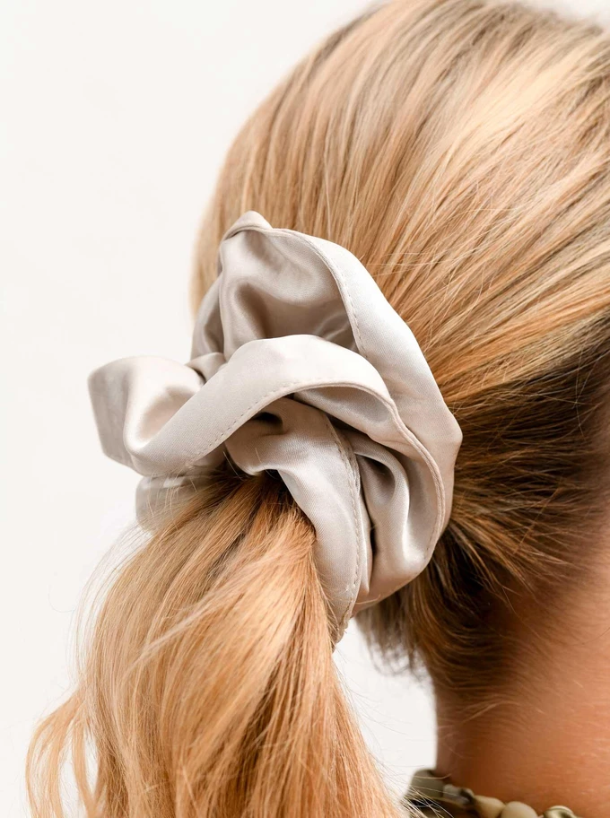 Gumka do włosów typu scrunchie, perłowy krem O614350P00
