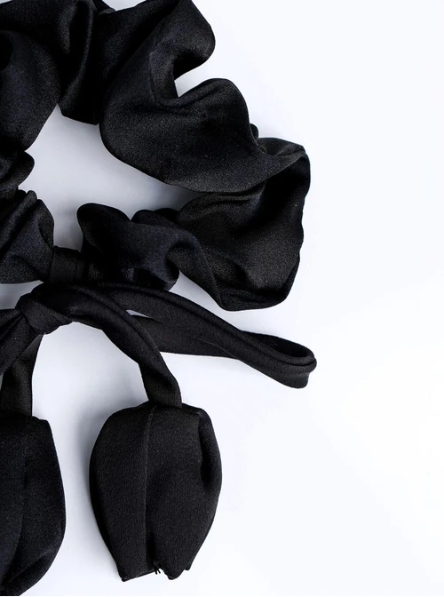 Gumka do włosów typu scrunchie, czarna, tulipan O614395P00