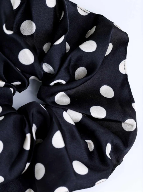 Gumka do włosów typu scrunchie, kropki, czarna O614393P00
