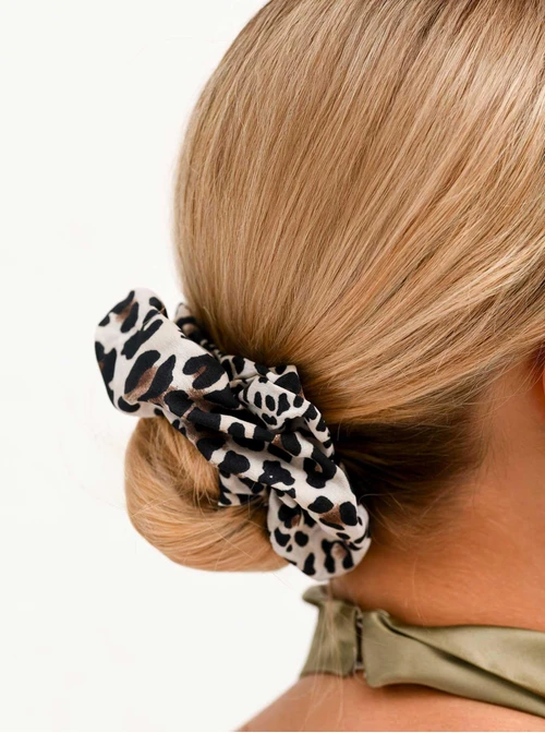 Gumka do włosów typu scrunchie, panterka O614449P00