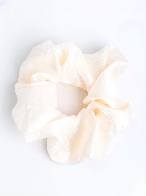 Gumka do włosów typu scrunchie, połyskujący kremowy O614372P00