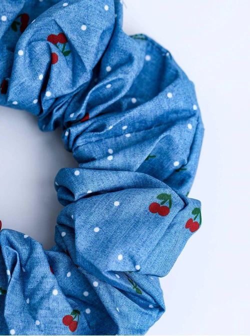 Gumka do włosów typu scrunchie, wisienki, niebieski O614389P00