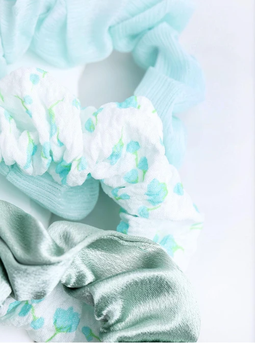 Zestaw gumek do włosów typu scrunchie, miętowy O014895P00
