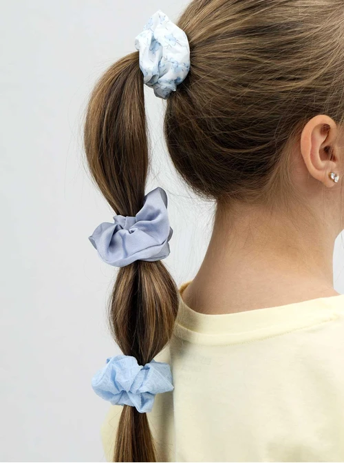 Zestaw gumek do włosów typu scrunchie, niebieski O014893P00