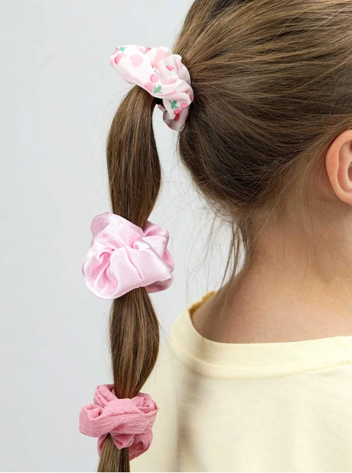 Zestaw gumek do włosów typu scrunchie, różowy O014892P00