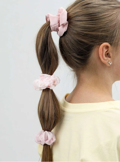 Zestaw gumek do włosów typu scrunchie, różowy O014897P00