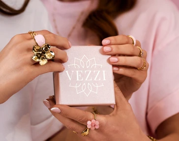 Jakie cechy charakteryzują stal chirurgiczną wykorzystywaną w&nbsp;biżuterii?