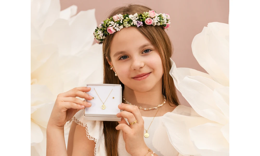 Prezent na Pierwszą Komunię: jaką biżuterię wybrać dla dziewczynki?