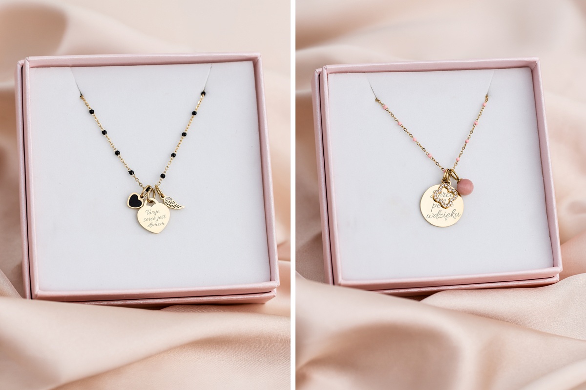 Naszyjniki grawerowane na Dzień Mamy